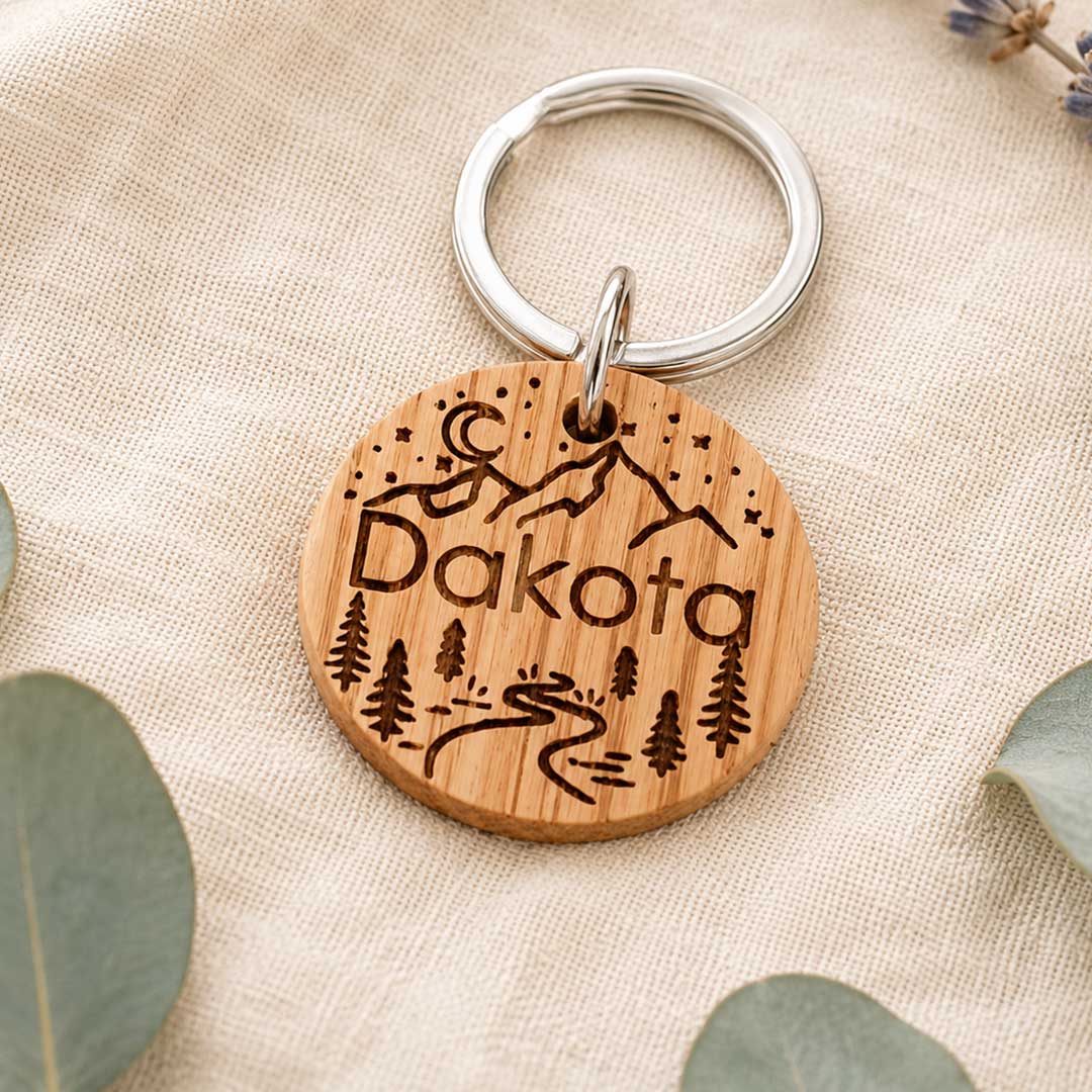 Médaille ronde en bois gravée au laser pour chat, personnalisée avec prénom et motif, fabriquée en France par Medaléa
