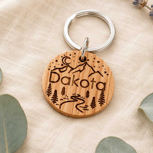 Médaille ronde en bois gravée au laser pour chat, personnalisée avec prénom et motif, fabriquée en France par Medaléa